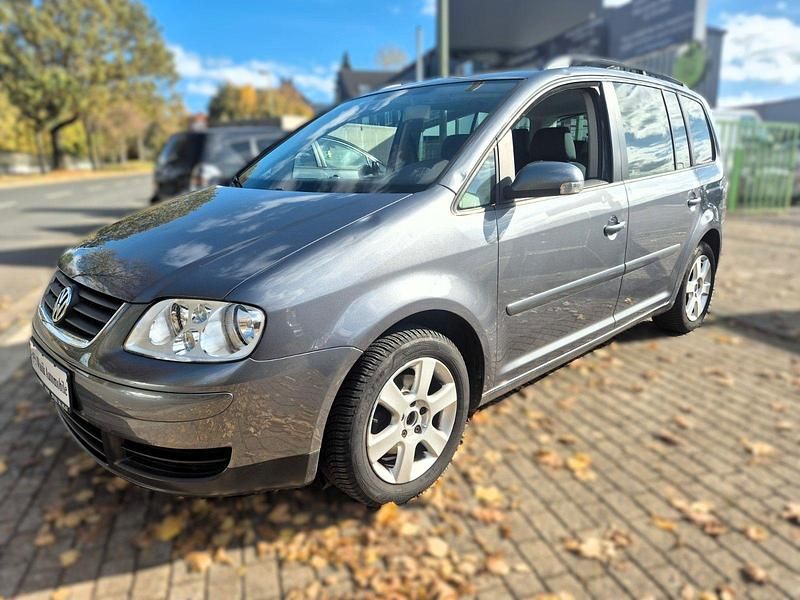 Grau Gebraucht 2006 VW Touran Comfortline Van / Kleinbus | 1.277 € (Superpreis) - Bild 1/4