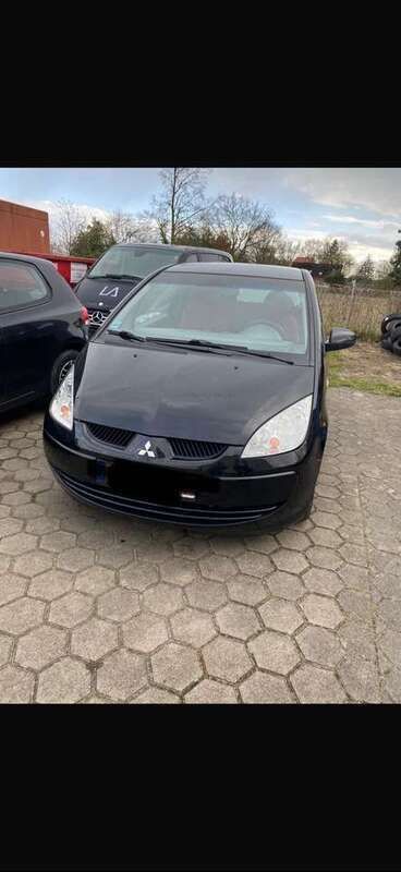 Schwarz Gebraucht 2005 Mitsubishi Colt Instyle Limousine | 2.300 € (Fairer Preis) - Bild 1/4