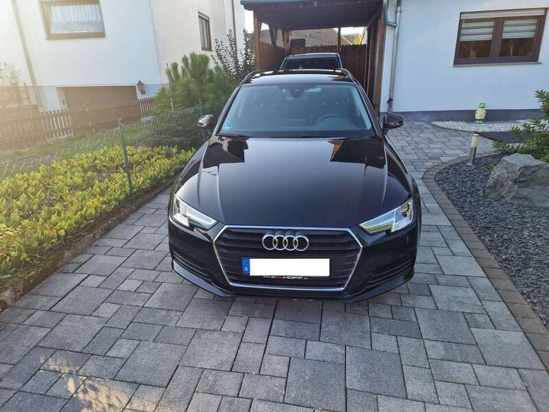 Schwarz Gebraucht 2016 Audi A4 Kombi | 15.900 € (Fairer Preis) - Bild 1/4
