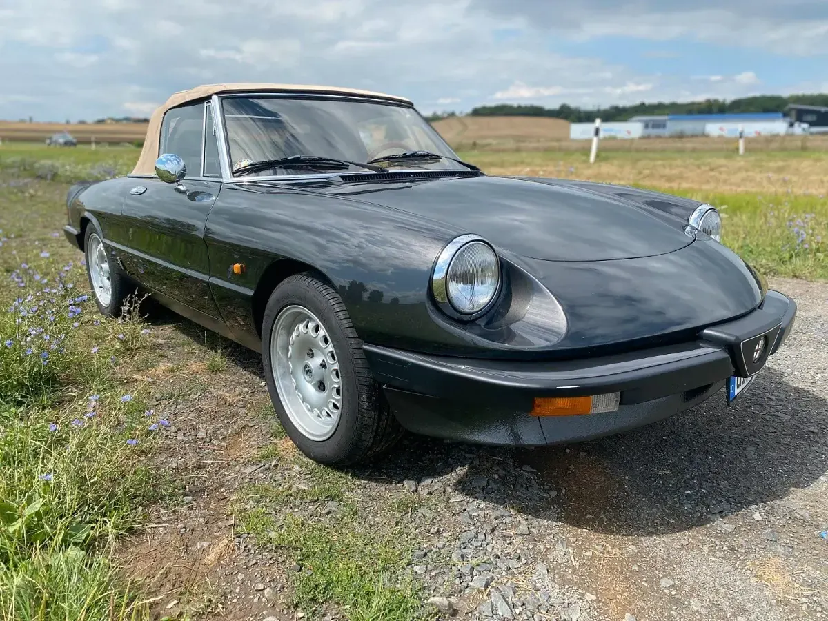 Gebraucht Alfa Romeo Spider Veloce 126 PS (92 kW) 1984 Schwarz Cabrio