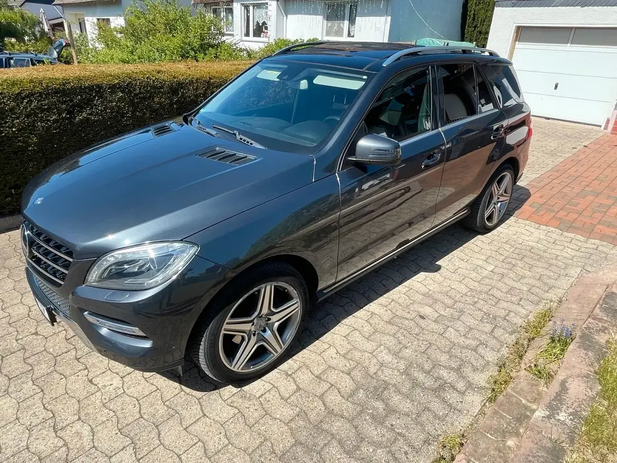 Gebraucht Mercedes ML350 258 PS (189 kW) 2014 Grau SUV