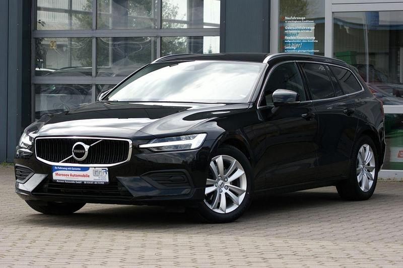 Gebraucht Volvo V60 Momentum 150 PS (110 kW) 2019 Schwarz Kombi