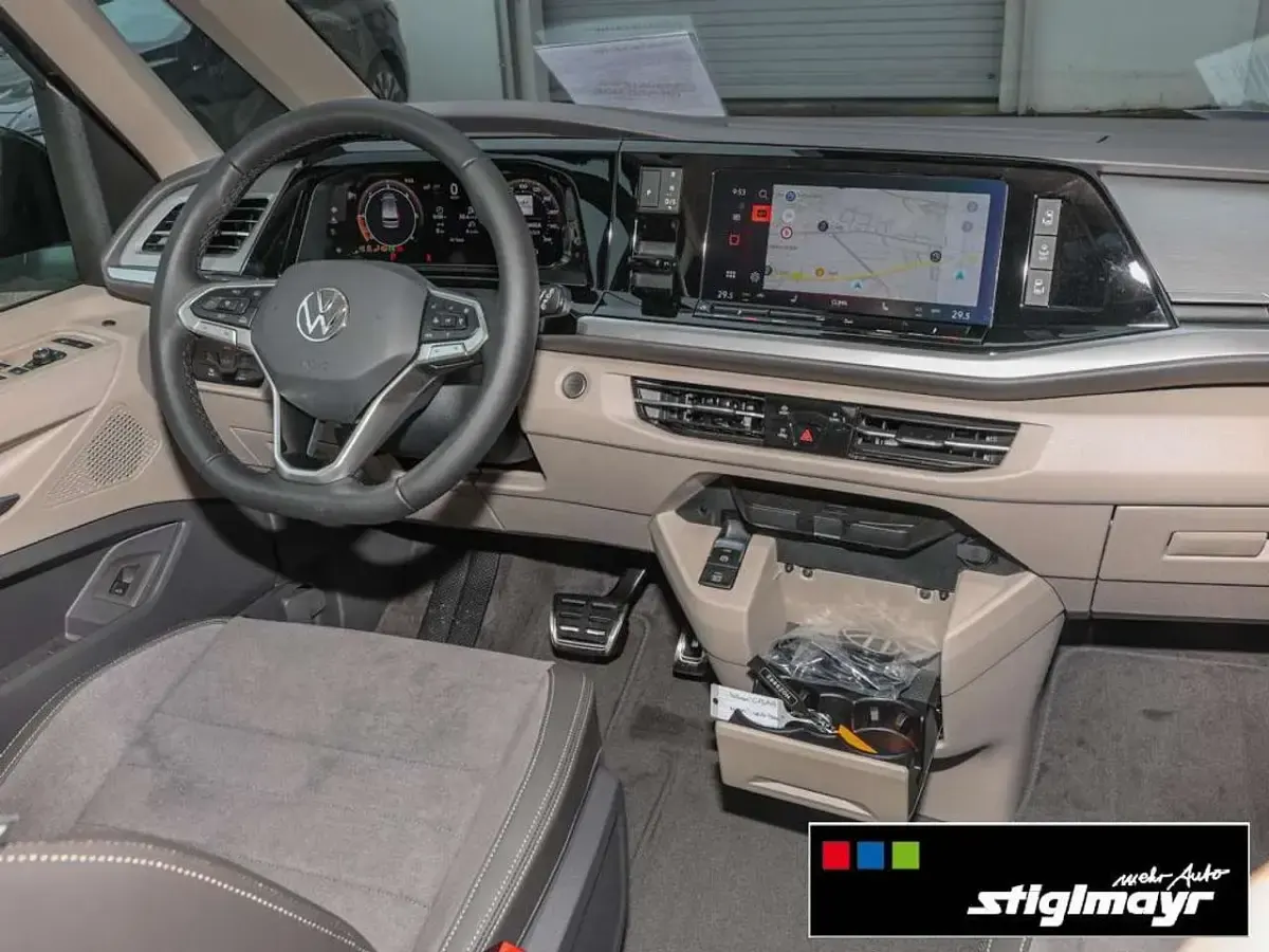 Neu VW Multivan 150 PS (110 kW) 2026 Blau Van / Kleinbus