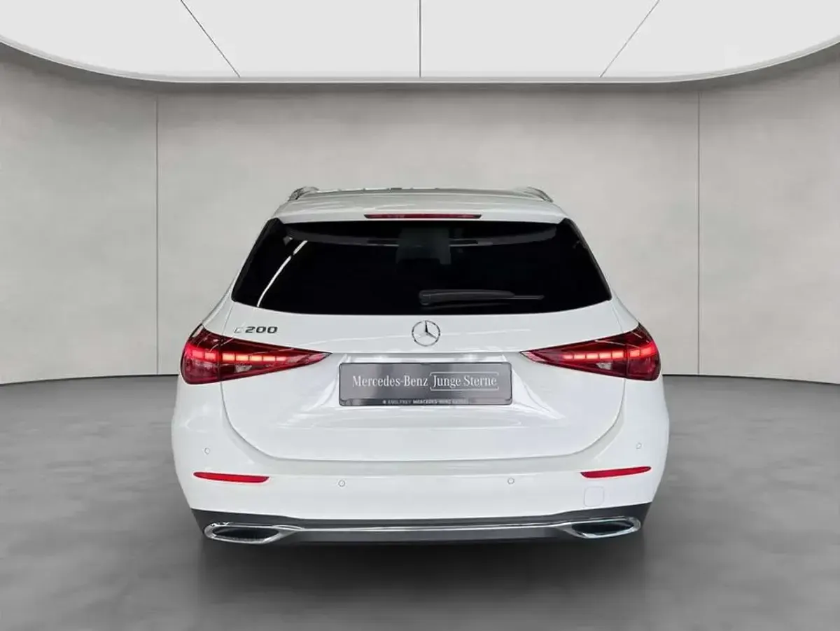 Gebraucht Mercedes C200 Avantgarde 204 PS (150 kW) 2025 Weiß Kombi