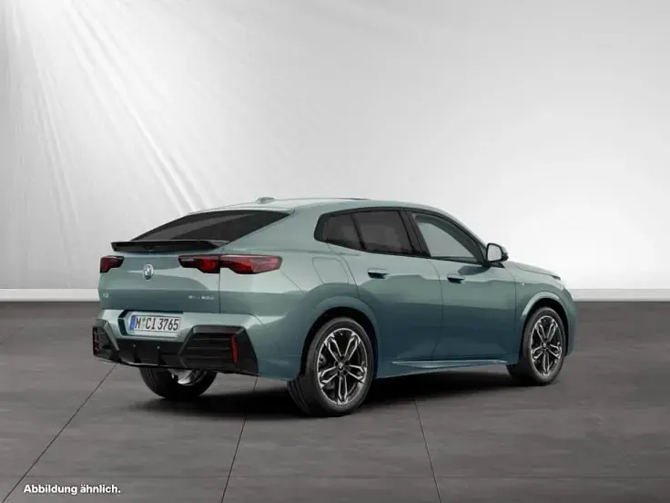 Gebraucht BMW X2 M Sport 163 PS (119 kW) 2025 Cape york grün metallic SUV