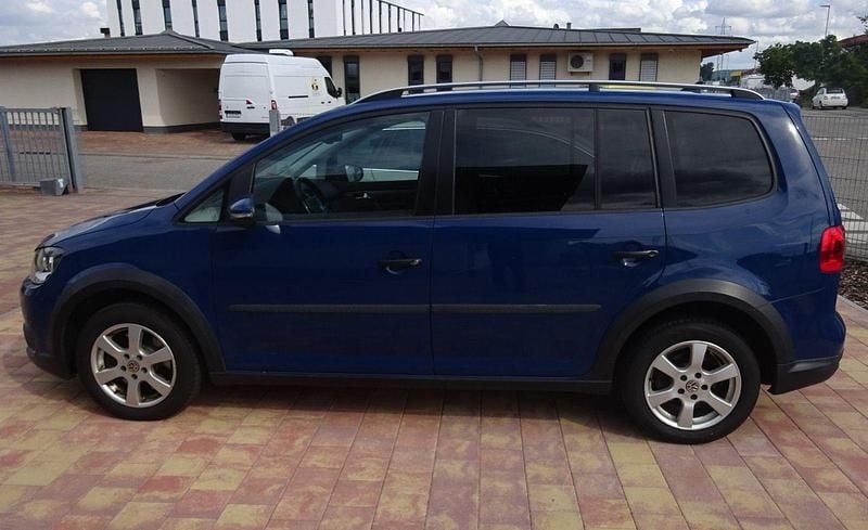Blau Gebraucht 2012 VW Touran Van / Kleinbus | 4.450 € (Superpreis) - Bild 1/4
