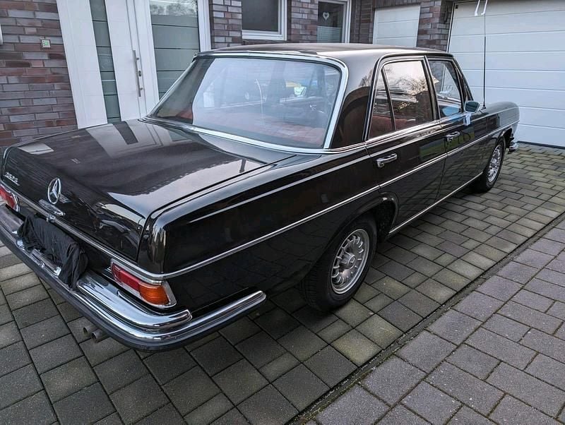 Gebraucht Mercedes S280 140 PS (102 kW) 1971 Schwarz Limousine