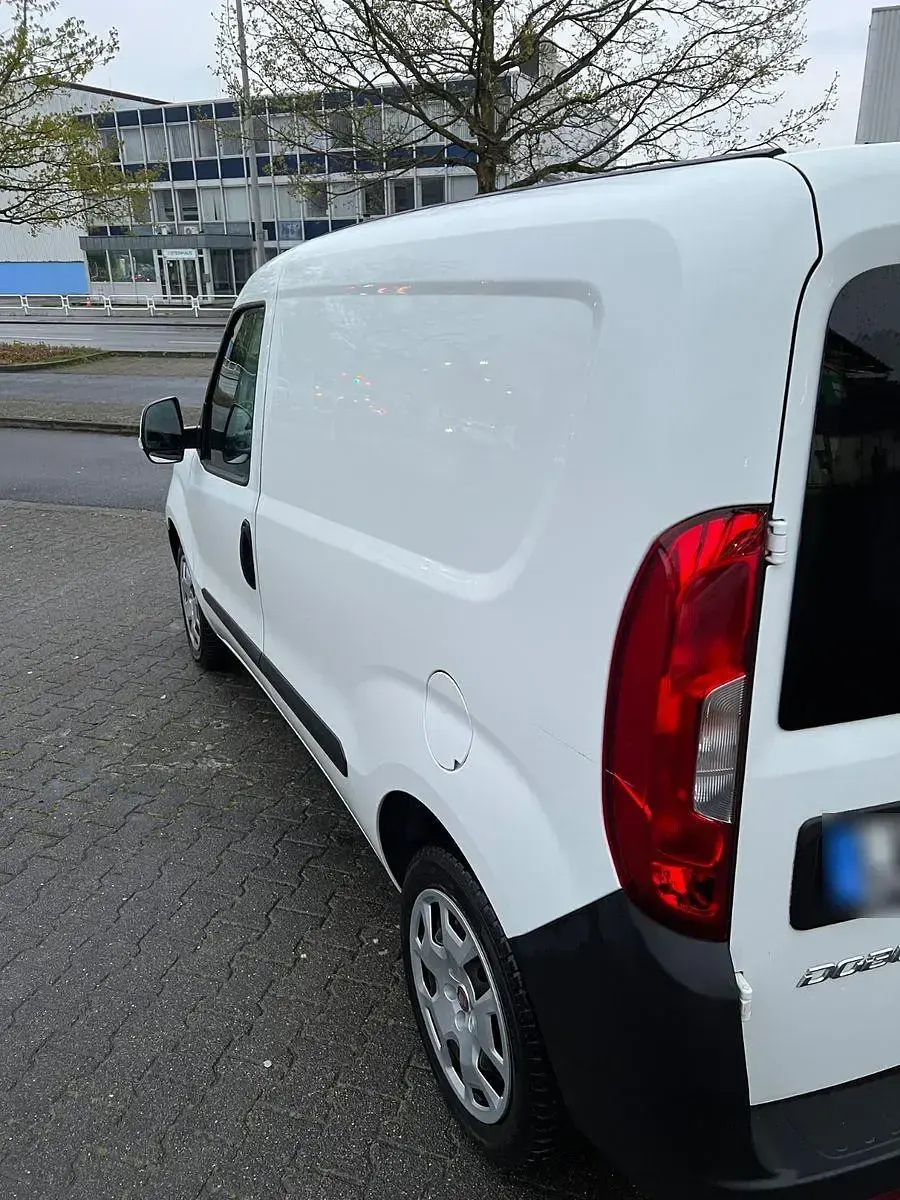 Gebraucht Fiat Doblò Lounge 95 PS (69 kW) 2018 Weiß Van / Kleinbus