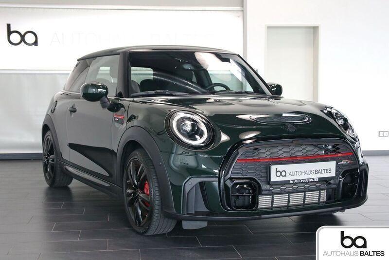 Second-hand Mini John Cooper Works 231 CP (169 kW) 2023 Verde Hatchback