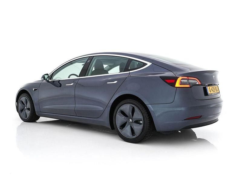 Gebraucht Tesla Model 3 Standard Range 175 kW (238 PS) 2019 Grau Limousine