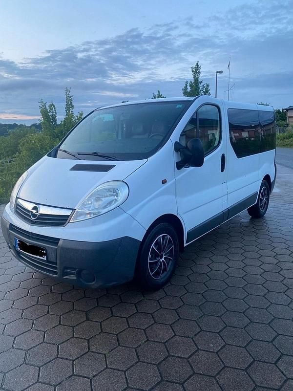 Gebraucht Opel Vivaro 90 PS (66 kW) 2007 Weiß Van / Kleinbus