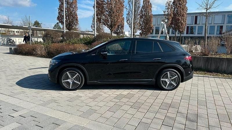 Gebraucht Mercedes EQE500 AMG line 300 kW (408 PS) 2024 Schwarz SUV