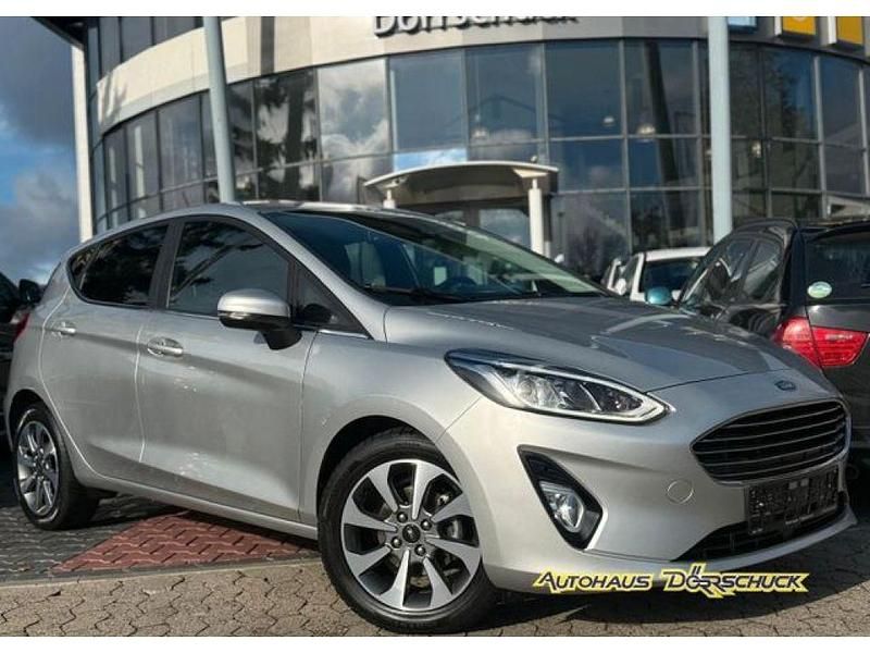 Gebraucht Ford Fiesta 101 PS (74 kW) 2018 Polarsilber metallic (metallic) Kleinwagen