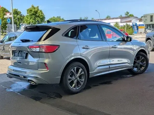 Gebraucht Ford Kuga ST-Line X 150 PS (110 kW) 2024 Silber, solar silver SUV