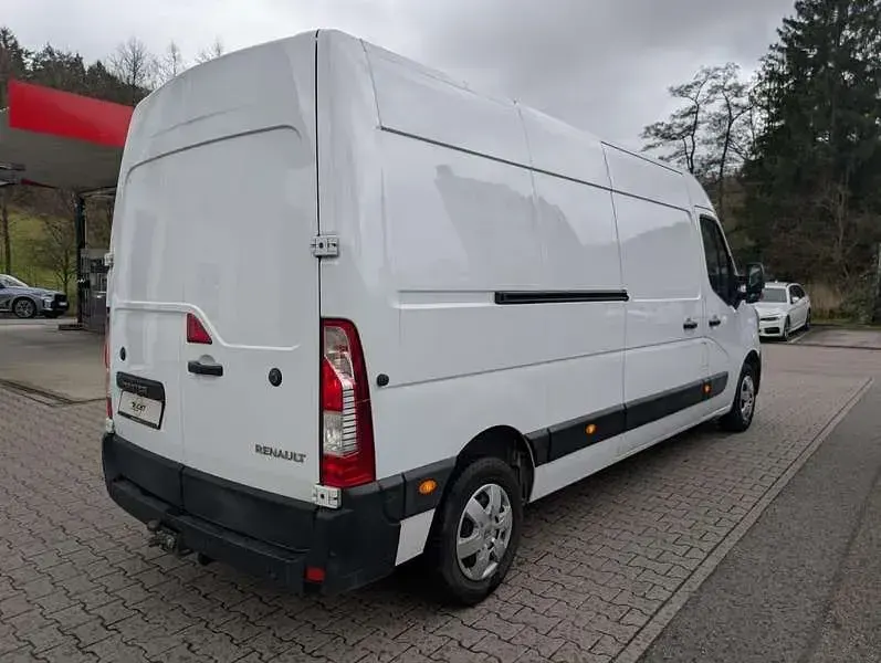 Używany Renault Master 135 KM (99 kW) 2022 Biały Minivan