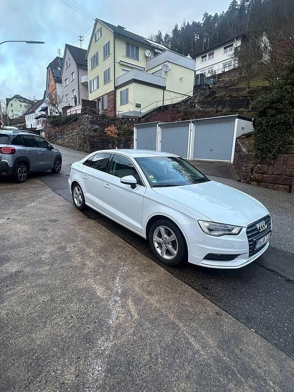 Gebraucht Audi A3 Attraction 150 PS (110 kW) 2014 Weiß Limousine