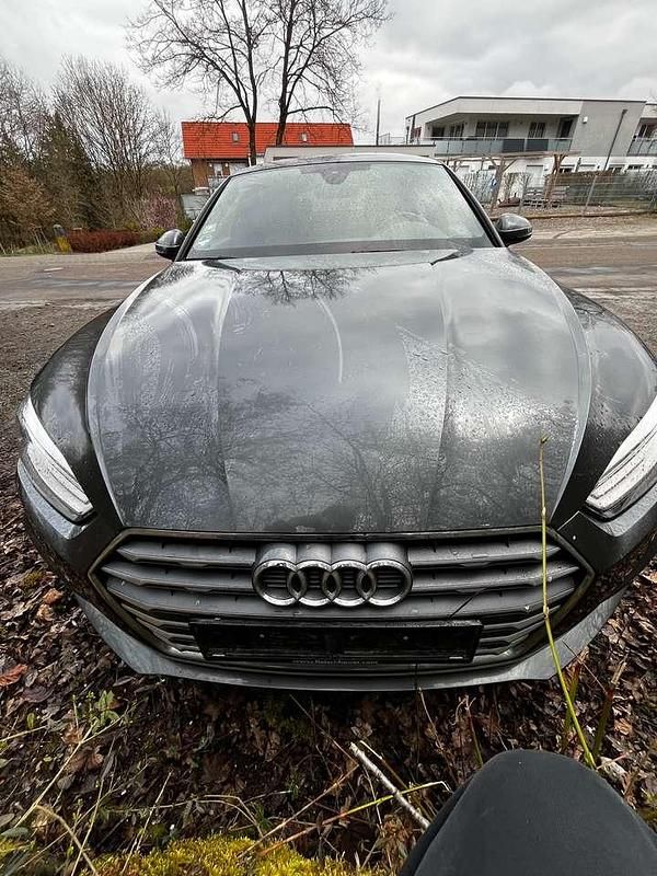 Gebraucht Audi A5 Design 190 PS (139 kW) 2018 Grau Coupé