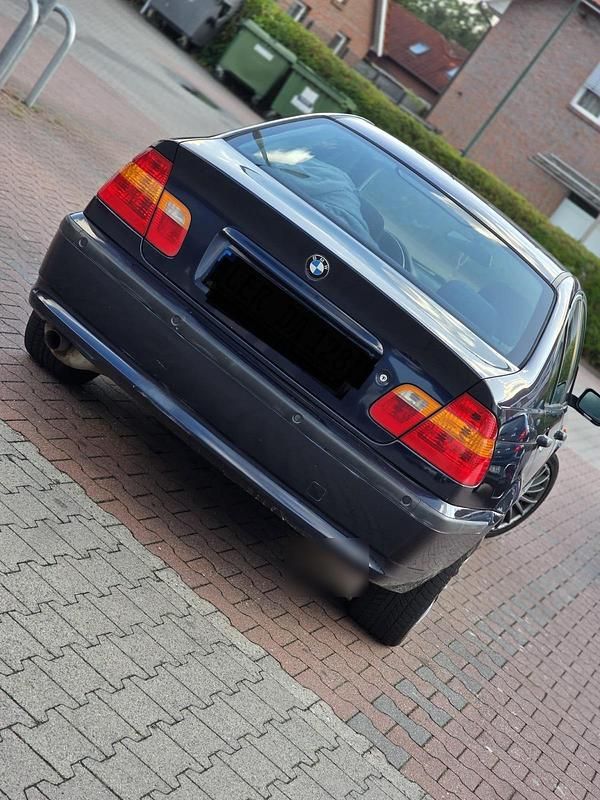Gebraucht BMW 316 116 PS (85 kW) 2003 Blau Limousine