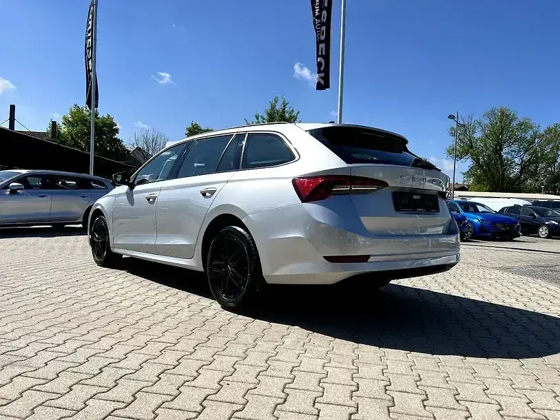 Gebraucht Skoda Octavia Ambition 150 PS (110 kW) 2022 Brilliant silber (metallic) Kombi