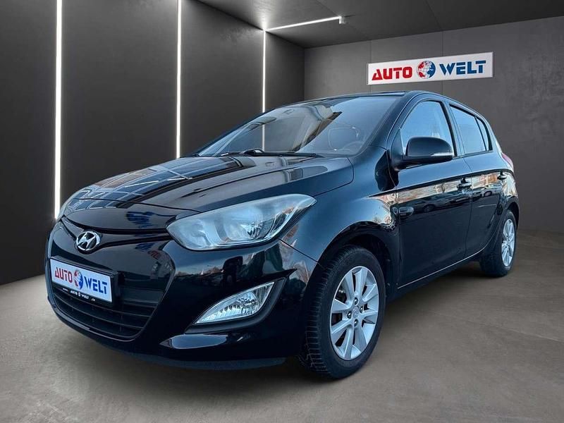 Schwarz Gebraucht 2013 Hyundai i20 Edition Kleinwagen | 4.990 € (Fairer Preis) - Bild 1/4