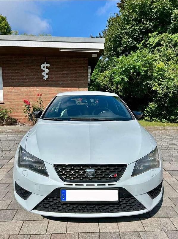 Grau Gebraucht 2014 Cupra Leon Limousine | 15.299 € (Fairer Preis) - Bild 1/4