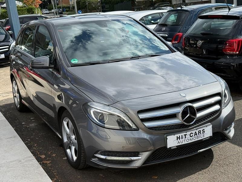 Gebraucht Mercedes 180 122 PS (89 kW) 2014 Grau Limousine