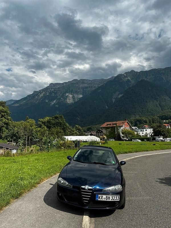 Blau Gebraucht 2005 Alfa Romeo 147 Kleinwagen | 1.700 € - Bild 1/4