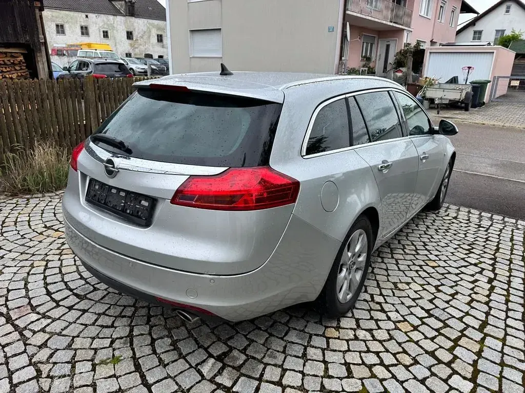 Gebraucht Opel Insignia 220 PS (161 kW) 2011 Kombi