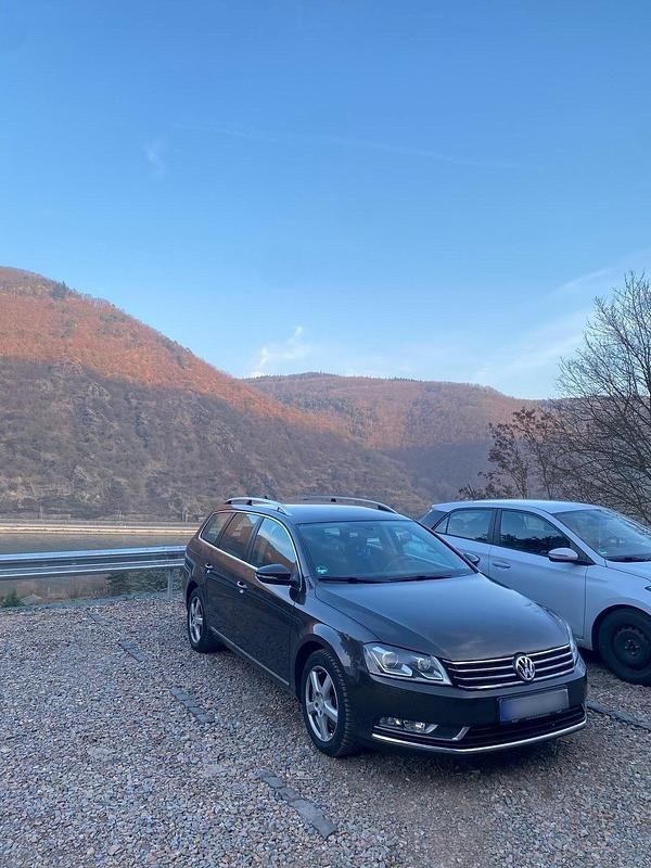 Gebraucht VW Passat 140 PS (102 kW) 2012 Braun Kombi