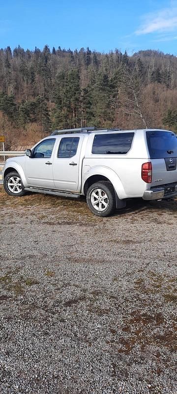 Gebraucht Nissan Navara 190 PS (139 kW) 2011 Silber Pickup
