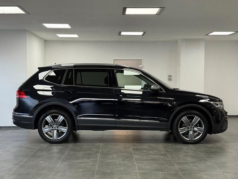 Gebraucht VW Tiguan Allspace Life 150 PS (110 kW) 2023 Schwarz SUV