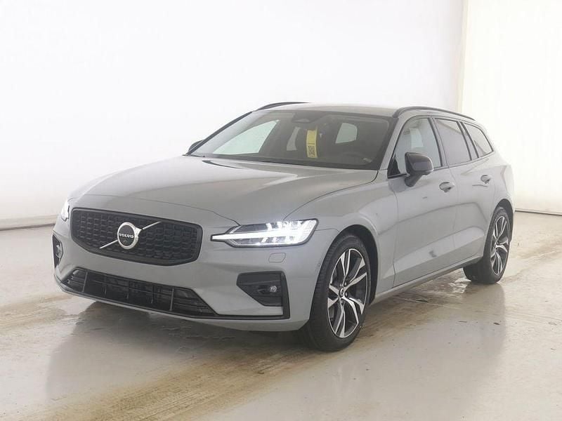 Gebraucht Volvo V60 Plus 197 PS (144 kW) 2025 Vapour grey Kombi