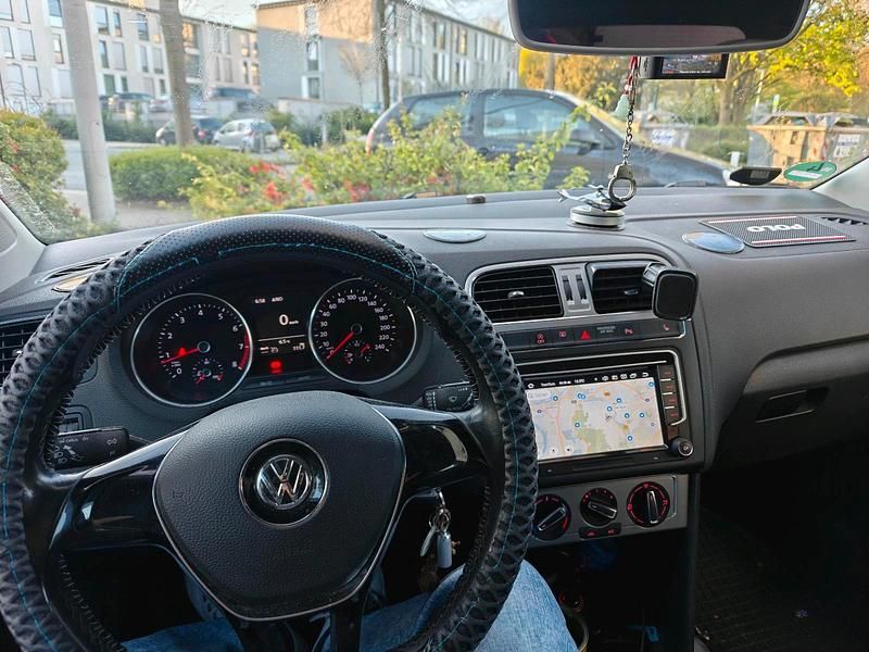 Gebraucht VW Polo Highline 90 PS (66 kW) 2017 Grau Limousine