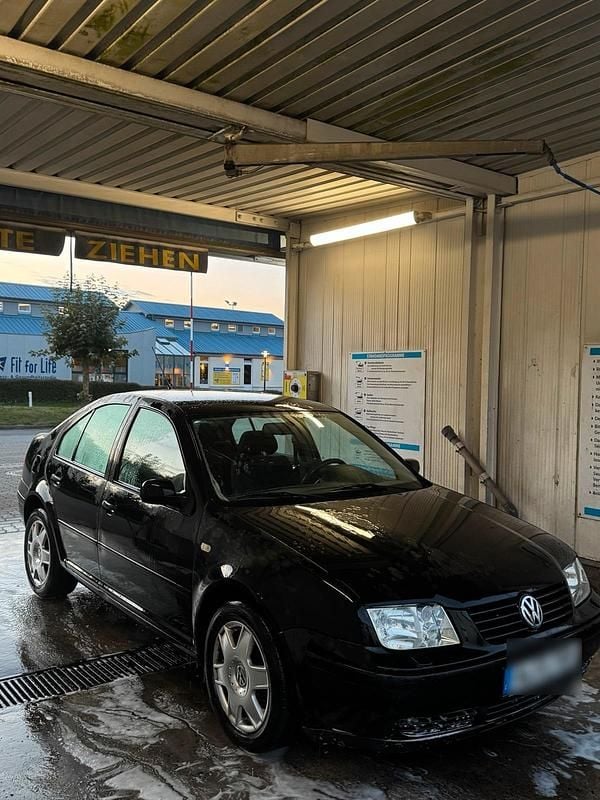 Schwarz Gebraucht 1999 VW Bora Limousine | 1.150 € (Guter Preis) - Bild 1/4