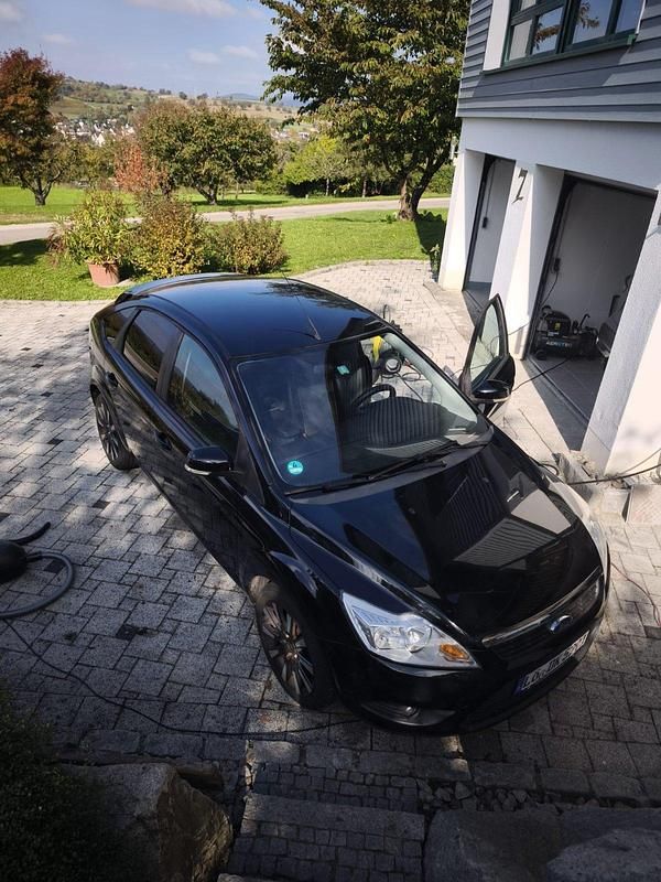 Schwarz Gebraucht 2009 Ford Focus Limousine | 3.500 € (Fairer Preis) - Bild 1/4