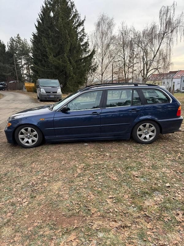 Gebraucht BMW 325 193 PS (141 kW) 2001 Blau Kombi