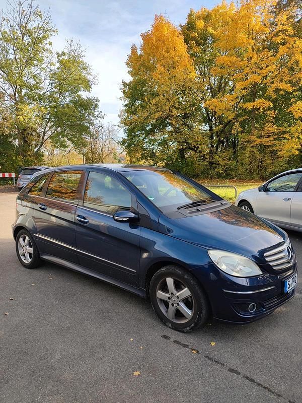 Blau Gebraucht 2007 Mercedes B200 Van / Kleinbus | 2.599 € (Guter Preis) - Bild 1/4