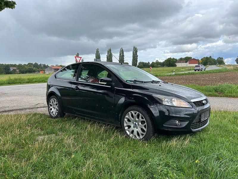 Schwarz Gebraucht 2009 Ford Focus Sport Limousine | 2.700 € (Guter Preis) - Bild 1/4
