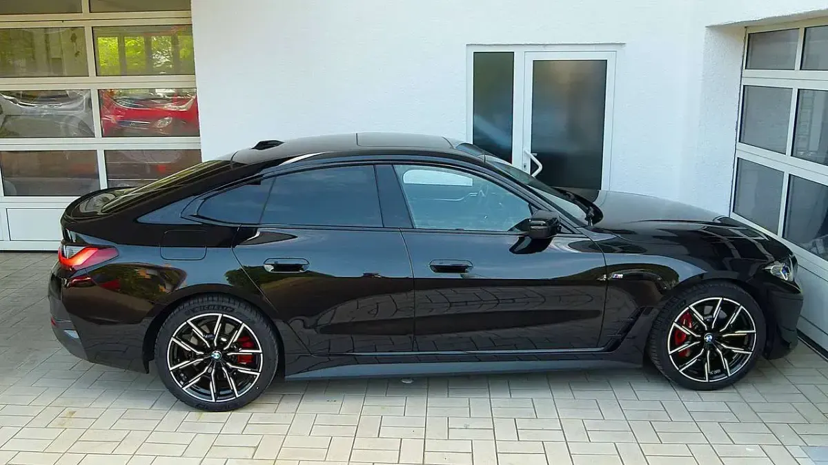 Gebraucht BMW 430 M Sport 245 PS (180 kW) 2022 Black sapphire metallic Coupé