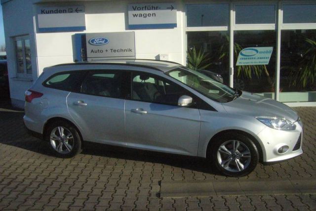 Gebraucht Ford Focus Champions Edition 140 PS (102 kW) 2013 Silber metallic Kombi