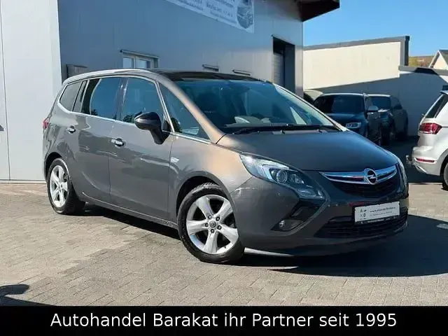 Używany Opel Zafira Tourer Innovation 140 KM (102 kW) 2013 Minivan