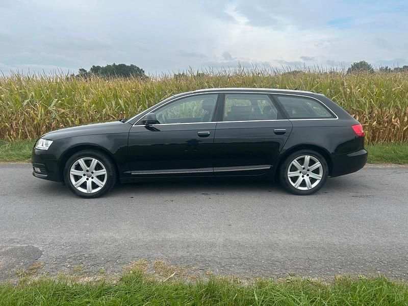 Schwarz Gebraucht 2010 Audi A6 Kombi | 12.000 € - Bild 1/4
