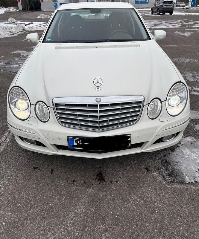 Weiß Gebraucht 2006 Mercedes E280 Elegance Limousine | 5.200 € (Guter Preis) - Bild 1/4