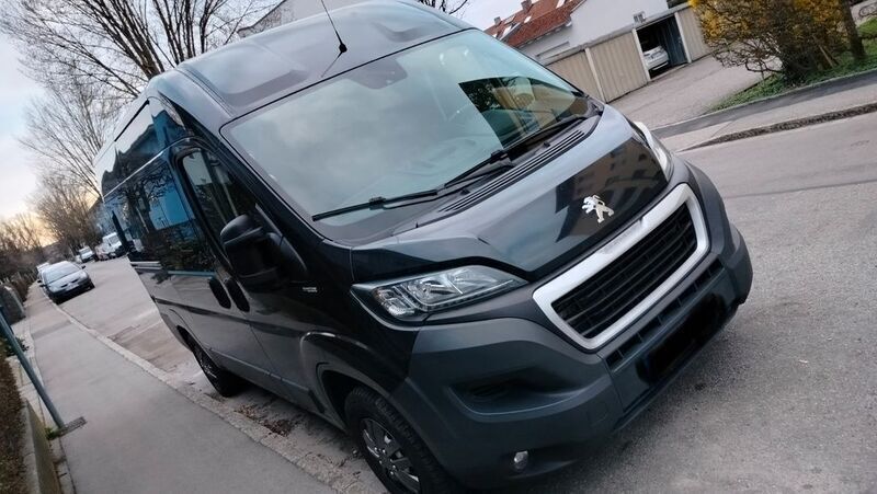 Schwarz Gebraucht 2016 Peugeot Boxer Van | 22.999 € - Bild 1/4