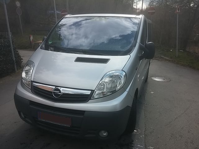 Gebraucht Opel Vivaro 155 PS (114 kW) 2006 Silber metallic Van / Kleinbus