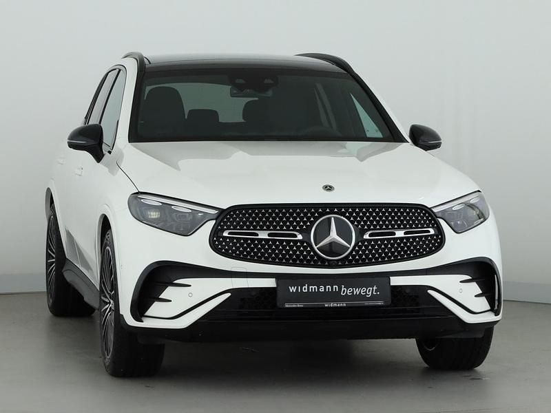 Gebraucht Mercedes GLC300 Night 258 PS (189 kW) 2024 Unilack polarweiß SUV