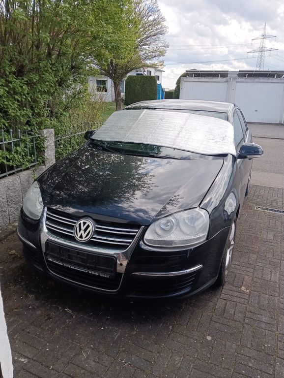 Schwarz Gebraucht 2009 VW Jetta Highline Limousine | 4.650 € (Fairer Preis) - Bild 1/4