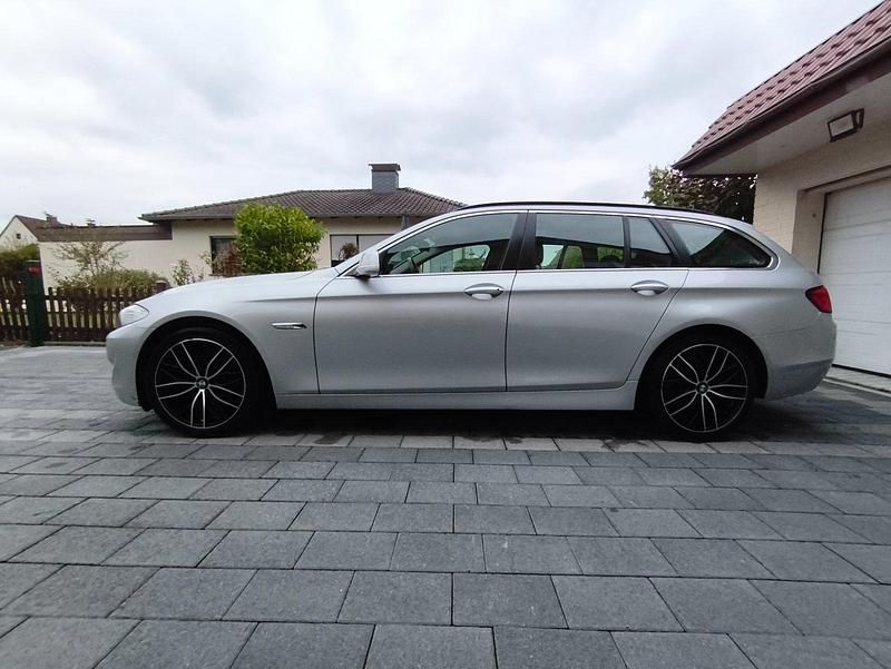 Gebraucht BMW 520 184 PS (135 kW) 2011 Silber Kombi