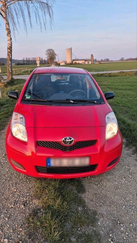 Rot Gebraucht 2009 Toyota Yaris Kleinwagen | 2.000 € (Fairer Preis) - Bild 1/4