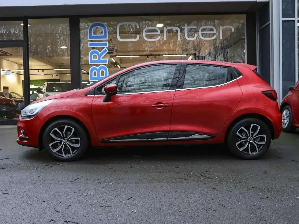 Gebraucht Renault Clio IV Intens 90 PS (66 kW) 2018 Feuerrot Limousine